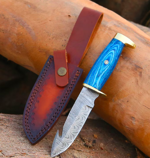 Handmade Damascus Steel Skinning Knife: Bushcraft Hunting Knife with Leather Sheath