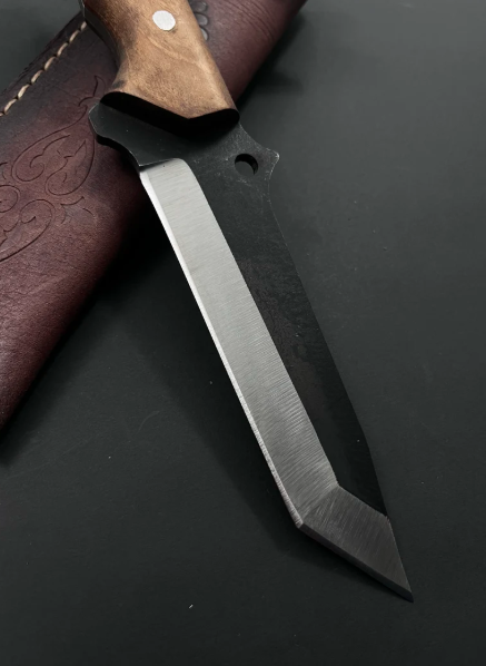 Handmade Full Tang Gut Hook Knife: Custom Engraved Hunting Knife - Image 2